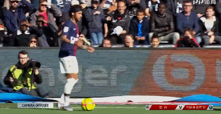 博洛尼亚官方：贝尔纳代斯基接受锁骨手术，将缺席6周时间（博洛尼亚官宣：贝尔纳代斯基完成锁骨手术，预计缺阵6周）