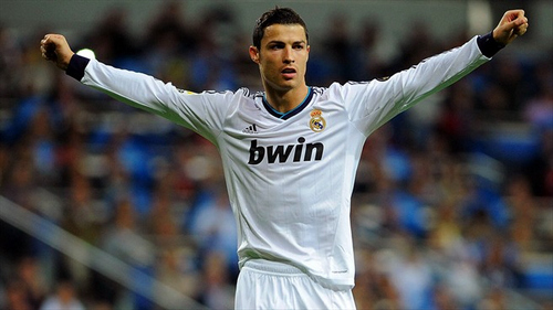 都体：尤文将采用四后卫体系，斯帕莱蒂计划推行4-3-2-1阵型（都灵体育报：尤文或改打四后卫，斯帕莱蒂拟推行4-3-2-1阵型）