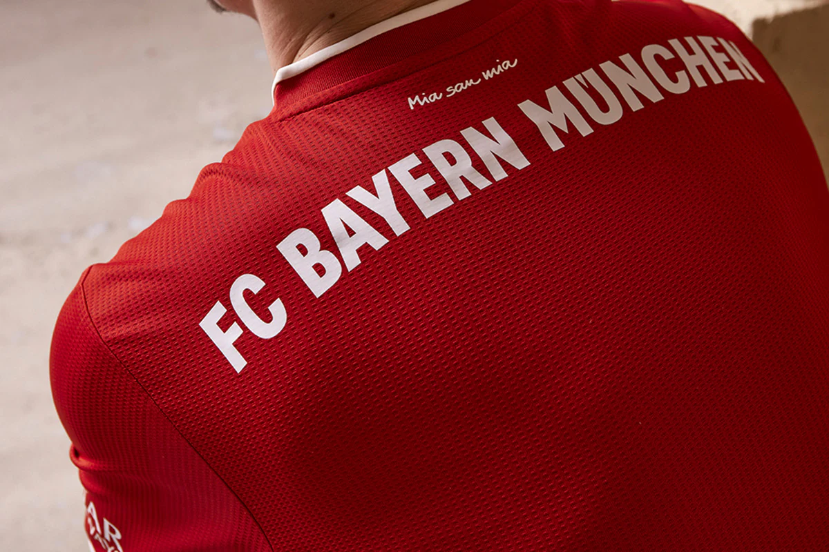 2进2出，再见利物浦！曝英超名帅空降，欧冠功勋离队（2入2出，利物浦告别！英超名帅上任，欧冠功臣离队）