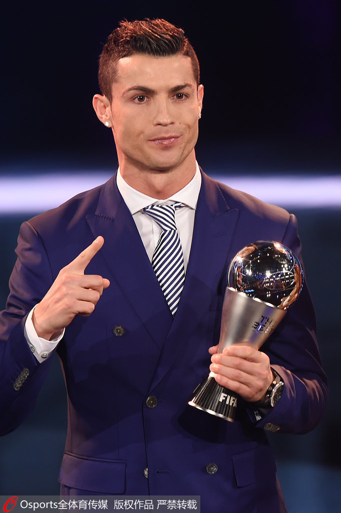 2025中足联颁奖会：国安前锋法比奥获中超最佳射手奖（中足联2025颁奖典礼：国安前锋法比奥荣膺中超金靴）