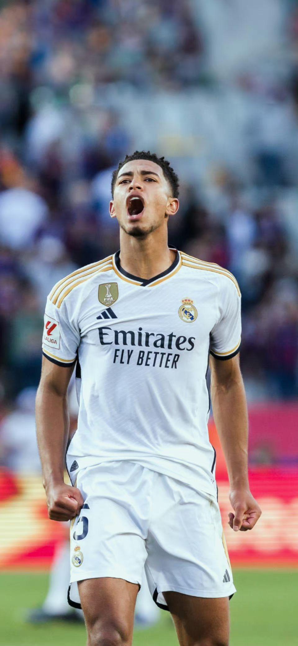 8万人前，21岁克星羞辱皇马：将球带进球门！ 阿隆索已难逃下课？（8万观众见证，21岁新星盘带破门成皇马克星！阿隆索帅位告急？）