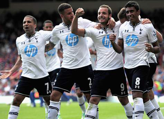 主场0-2告负，皇马各项赛事对塞尔塔19场不败和11连胜被终结（主场0-2不敌，皇马对塞尔塔各项赛事19场不败与11连胜纪录告终）