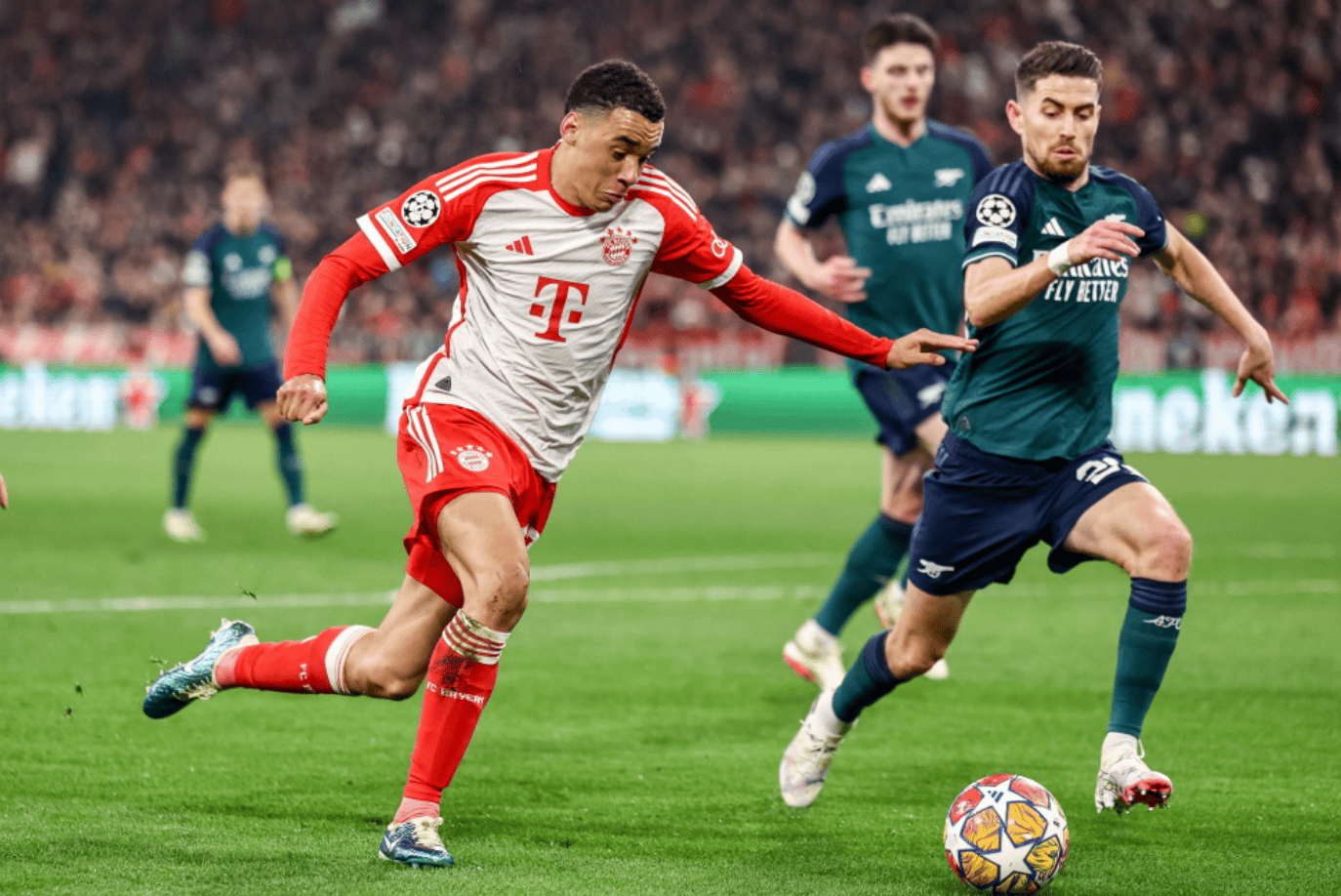 FIFA年度最佳女足球员候选：拉索、邦马蒂、卡尔登泰等人在列（FIFA年度最佳女足候选名单公布：拉索、邦马蒂、卡尔登泰等入选）