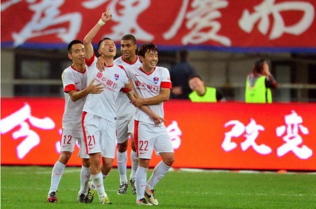 麦肯尼：教练的战术调整很有帮助；坎比亚索送出精彩的助攻（麦肯尼：主帅战术调整效果显著，坎比亚索上演精妙助攻）