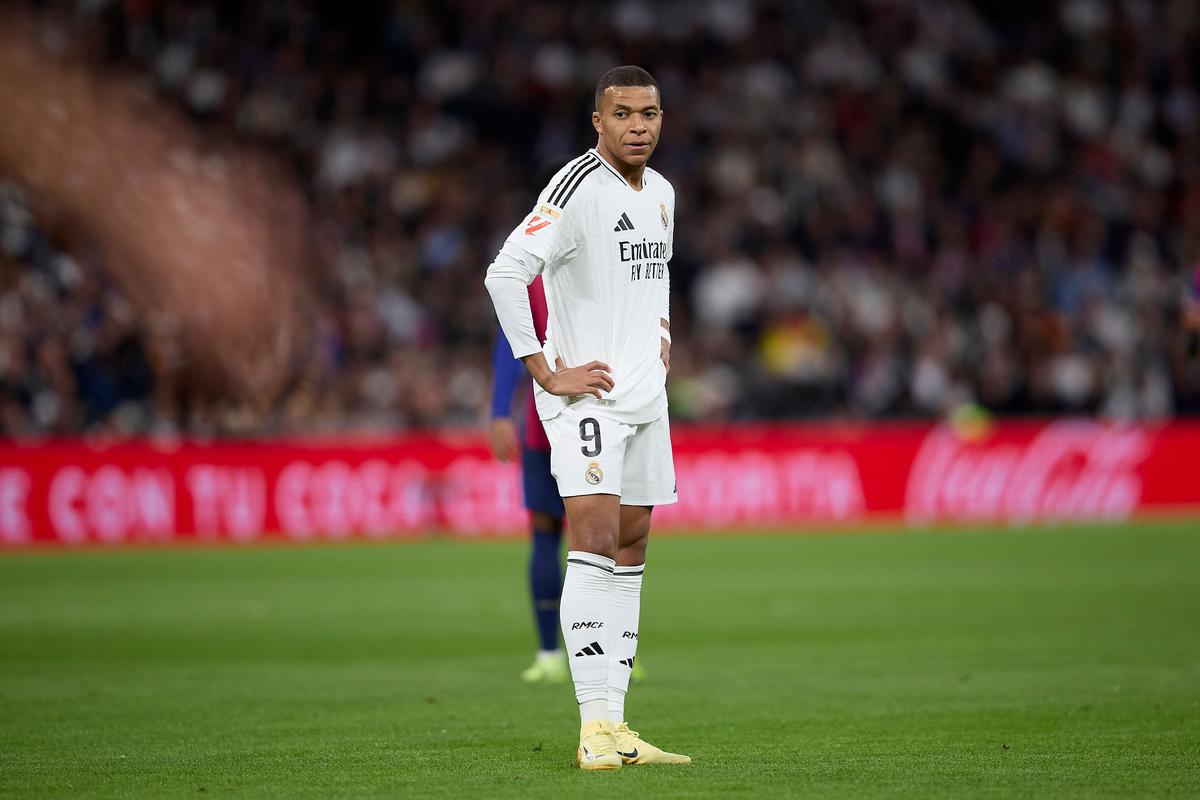 斯图加特的恩达夫在伤愈后重拾状态：逆境中的前锋之路（伤愈归来再现锋芒：恩达夫在斯图加特的逆袭之路）