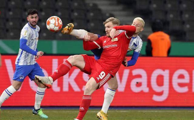 魔术四战全胜晋级NBA杯8强，尼克斯力压热火小组第一晋级（魔术四连胜挺进NBA杯八强，尼克斯压过热火以小组头名出线）