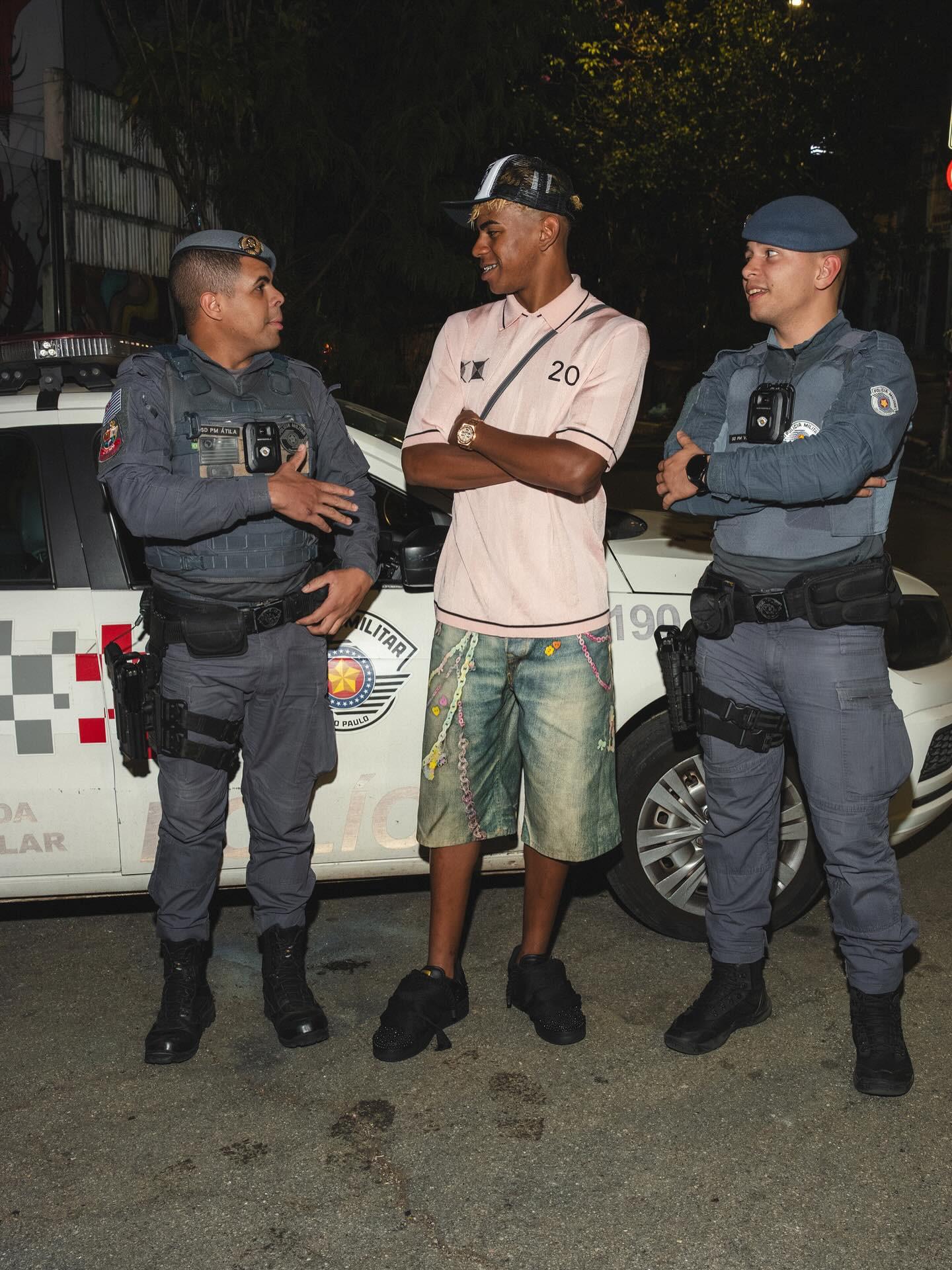 布里奇斯&塞克斯顿同砍20+，黄蜂终结7连败（布里奇斯与塞克斯顿各砍20+，黄蜂止住七连败）