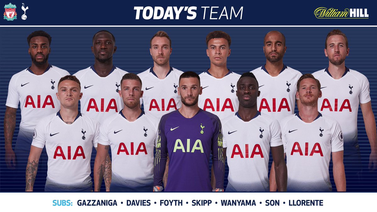 台州队赠沙埠窑青瓷姜糖礼盒，温州队回赠非遗茶饼（台州队以沙埠窑青瓷姜糖礼盒相赠，温州队以非遗茶饼回礼）