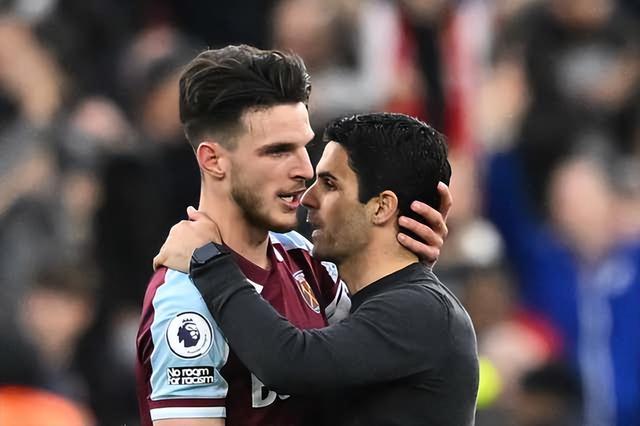 鲍队：来支持了助攻回礼了解一下 🏆❤️（鲍队报到：支持到位，助攻回礼奉上 🏆❤️）