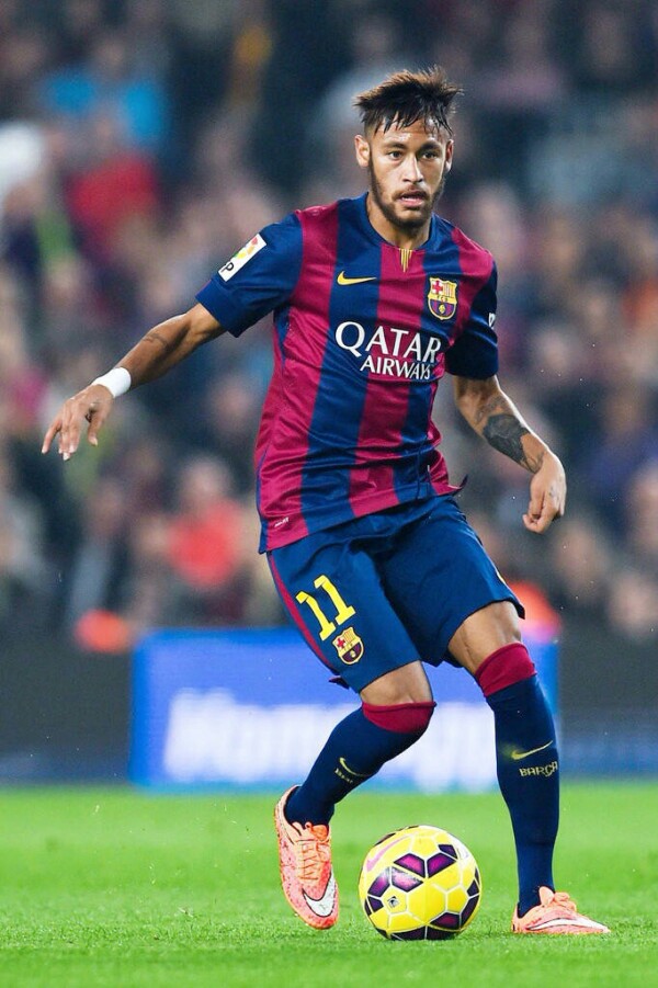 报16连胜终结之仇！凯恩破门追平姆巴佩，拜仁3-2柏林联合三线狂飙（复仇之战！凯恩建功追平姆巴佩，拜仁3-2险胜柏林联合三线高歌猛进）