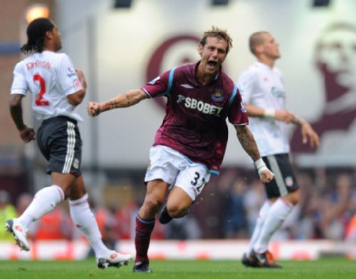 本世纪德甲戴帽数前10：莱万384场16次第1，凯恩76场10次第3（本世纪德甲帽子戏法榜前十：莱万384战16帽居首，凯恩76战10帽第三）