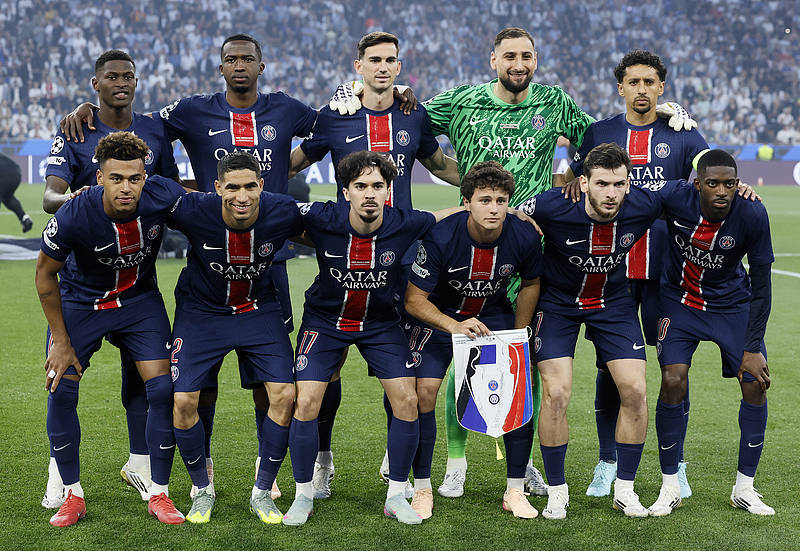 本赛季东契奇缺席时里夫斯场均40分10助攻，今日三节36+9（东契奇缺阵的本季里，里夫斯场均40分10助；今日仅三节已拿36分9助）