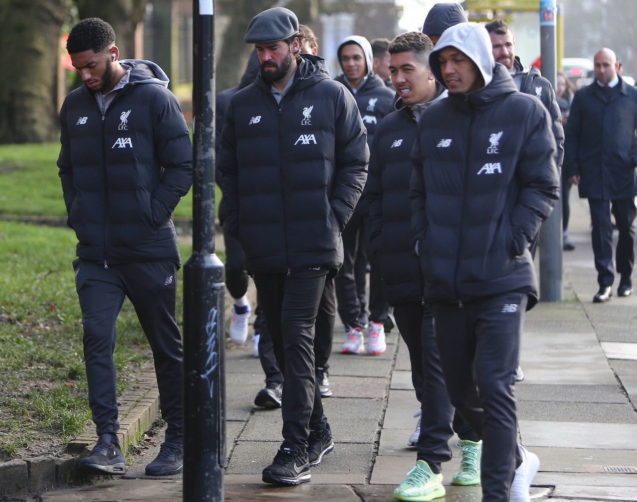 队报：维尼修斯冬窗无意离队，皇马高层仍想和维尼修斯完成续约（队报：维尼修斯不考虑冬窗离队，皇马管理层仍力促续约）