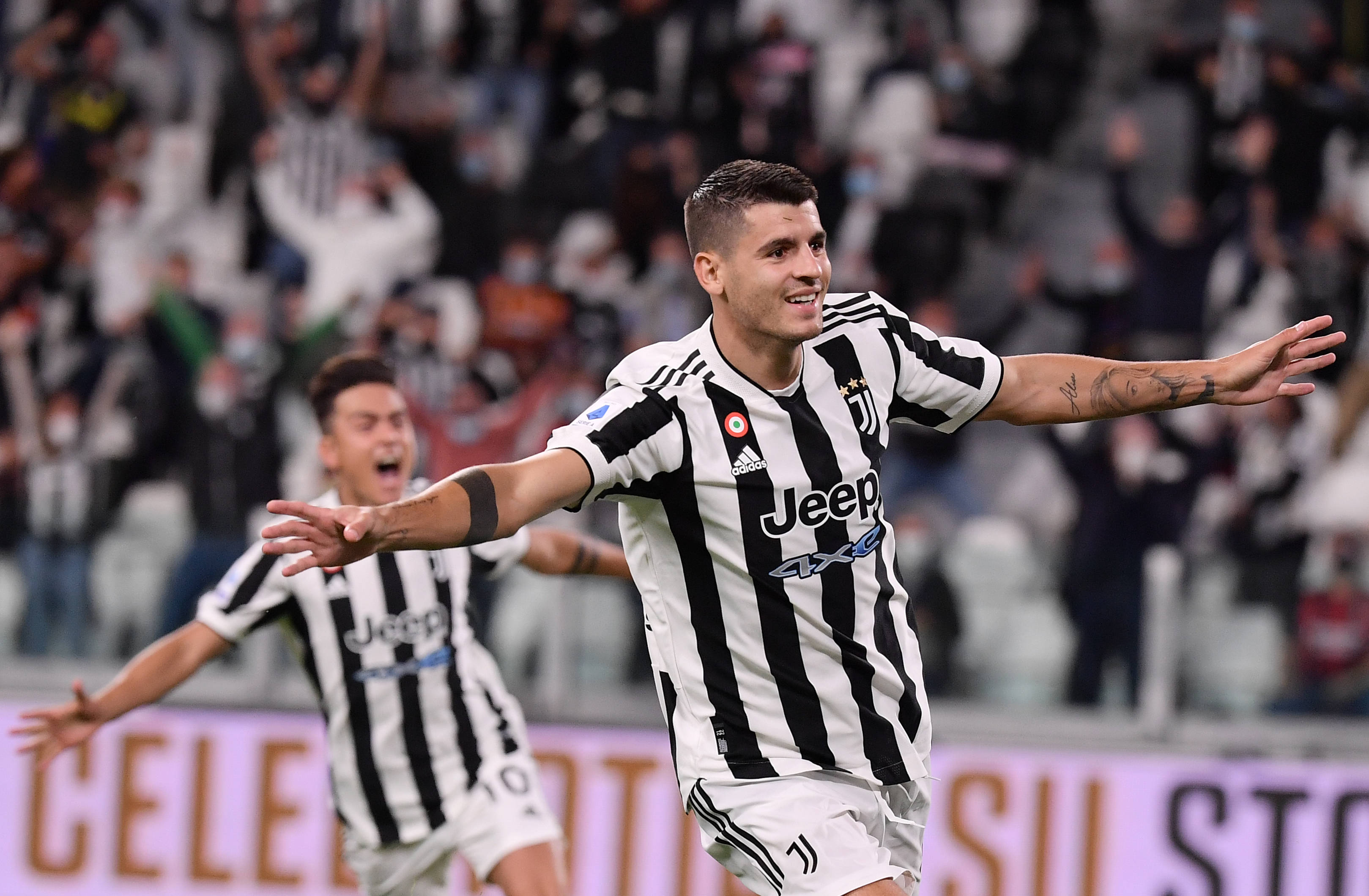 图片报：西蒙斯因抱怨颈痛缺席昨日合练，很可能缺战今日比赛（图片报：西蒙斯昨因颈痛未参加合练，今日比赛恐将无缘）